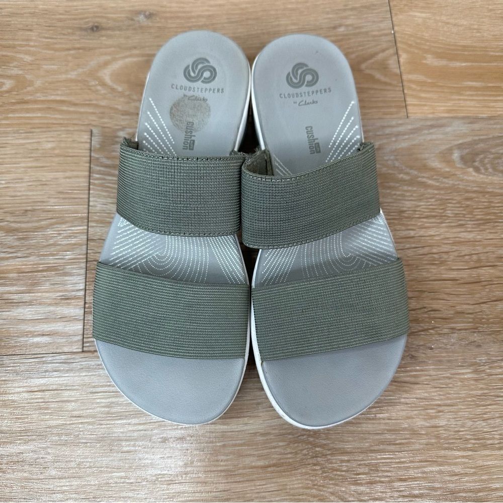 Clarks Women’s Gray Slip On Sandals - Picture 8 of 12